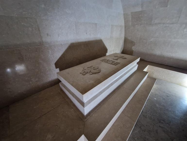 Graf van Njegoš in de crypte