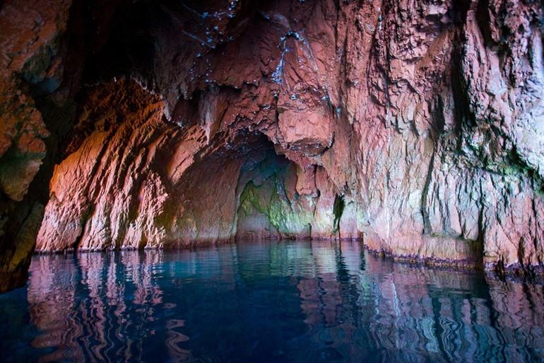 Grotte de Veaux Marins Calvi