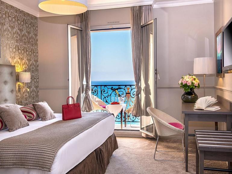 Hôtel Le Royal Promenade des Anglais 