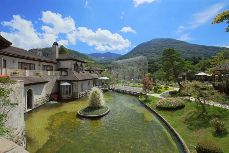 Hakone Venetian Glass Museum