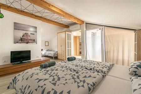 Hangar Apartments boeken