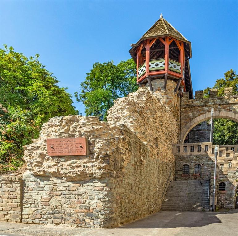 Heidenmauer aan de Römertor in Wiesbaden