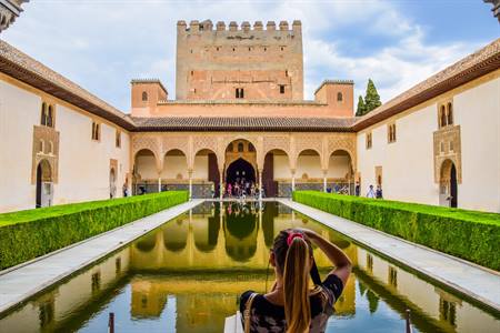 het-alhambra-in-granada-bezoeken_1420_l.jpg