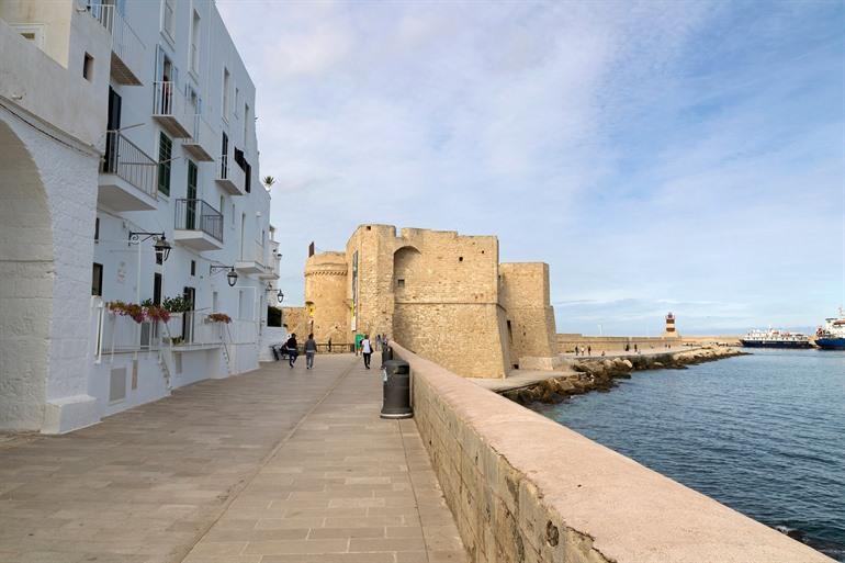 Het historische Castello Carlo V, Monopoli