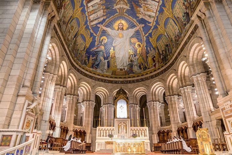 Het indrukwekkende altaar van de Sacre-Coeur