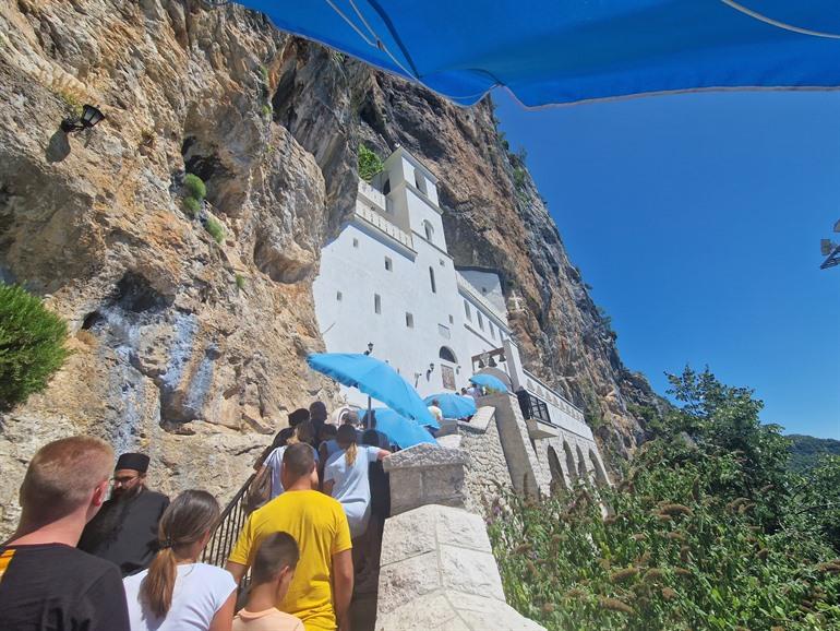 Het klooster van Ostrog in Montenegro