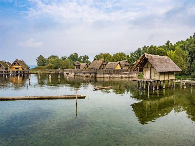 Het Paalwoningmuseum bezoeken in Unteruhldingen