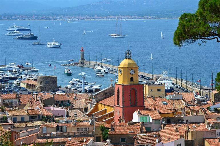 Het pastelkleurige Notre Dame de l’Assomption