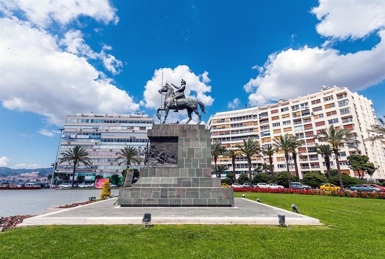 Het standbeeld van Atatürk in Izmir, Turkse Riviera