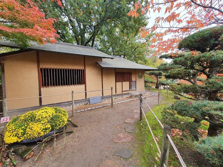 Het theehuis in de Japanse Tuin