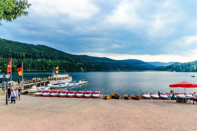 Het Titisee meer in het Zwarte Woud