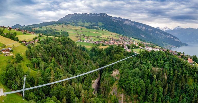 Het uitzicht vanaf de Panoramabrug Sigriswil