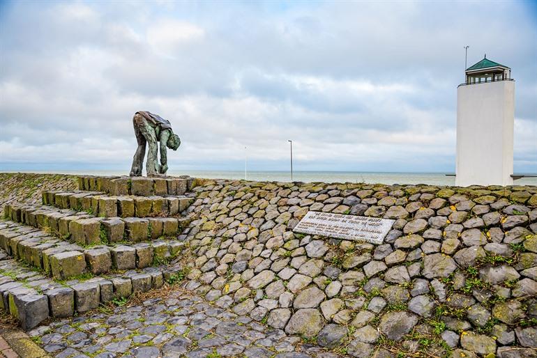 Het Vlietermonument aan de Afsluitdijk