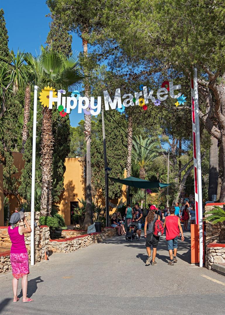 Hippiemarkt bezoeken op Ibiza