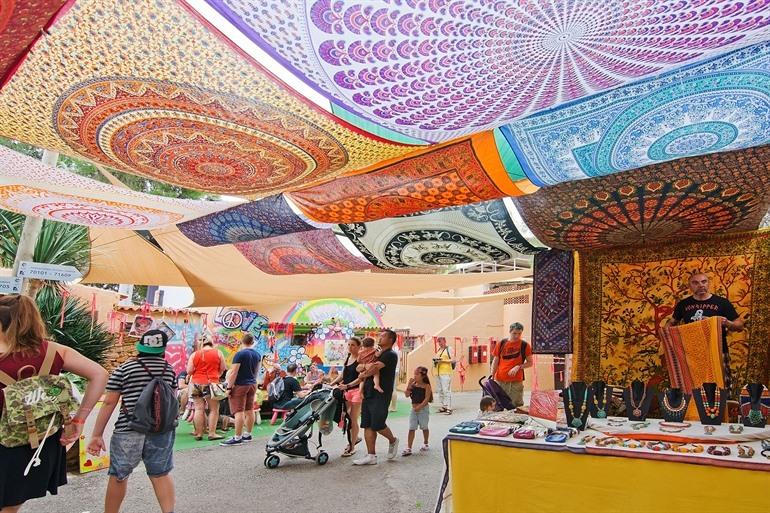 Hippiemarkt Es Canar (Punta Arabi) op Ibiza
