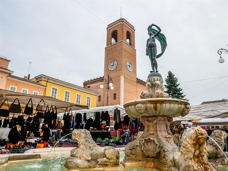 Historische stad Fano, Le Marche, Italië