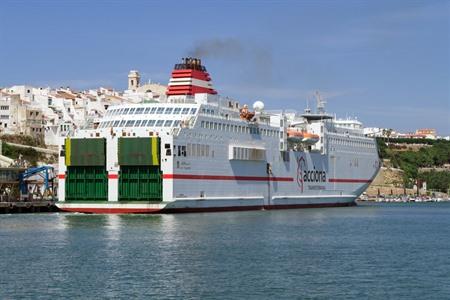 Hoe met de veerboot of ferry naar Menorca