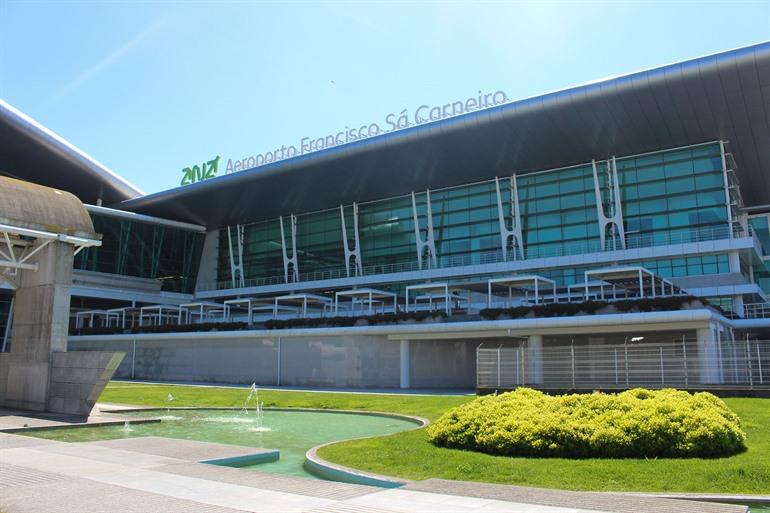 Hoe van luchthaven Porto naar het centrum