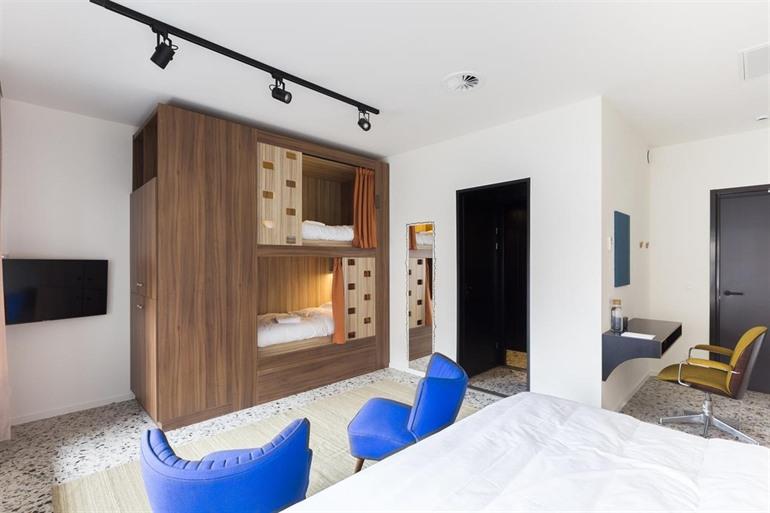 Hostel Yust