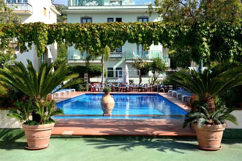 Hotel Central Sorrento boeken