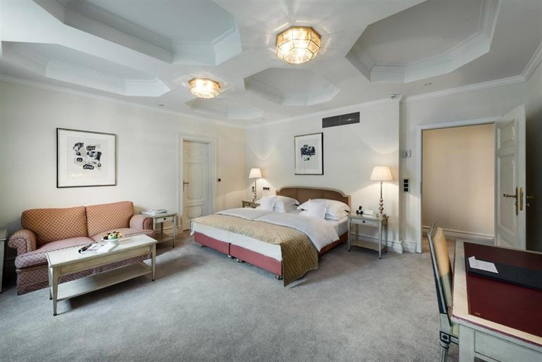 Hotel Sandmanns am Dom in Keulen