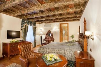 Hotel U Prince boeken