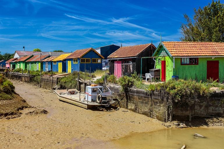 Hutten van oesterkwekers op het eiland Oléron, Frankrijk