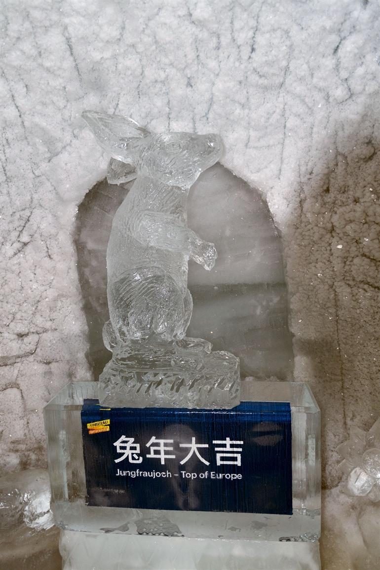 IJsculpturen en ijstunnel in het Ice Palace, Jungfraujoch