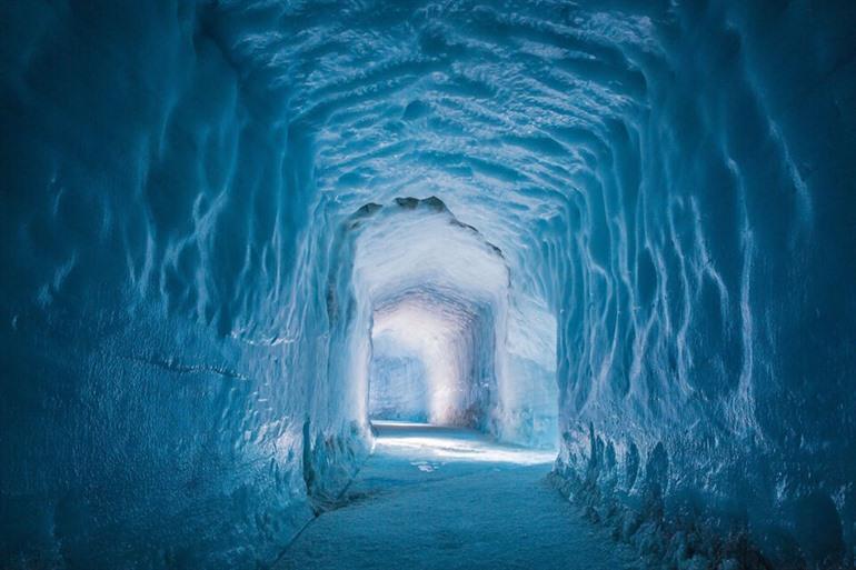 Ijsgrotten van de Langjökull-gletsjer, IJsland