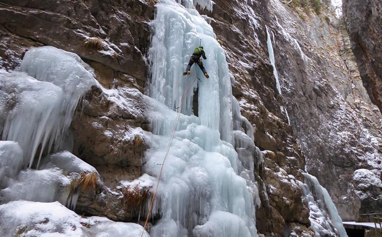 Ijswatervallen beklimmen in Italië