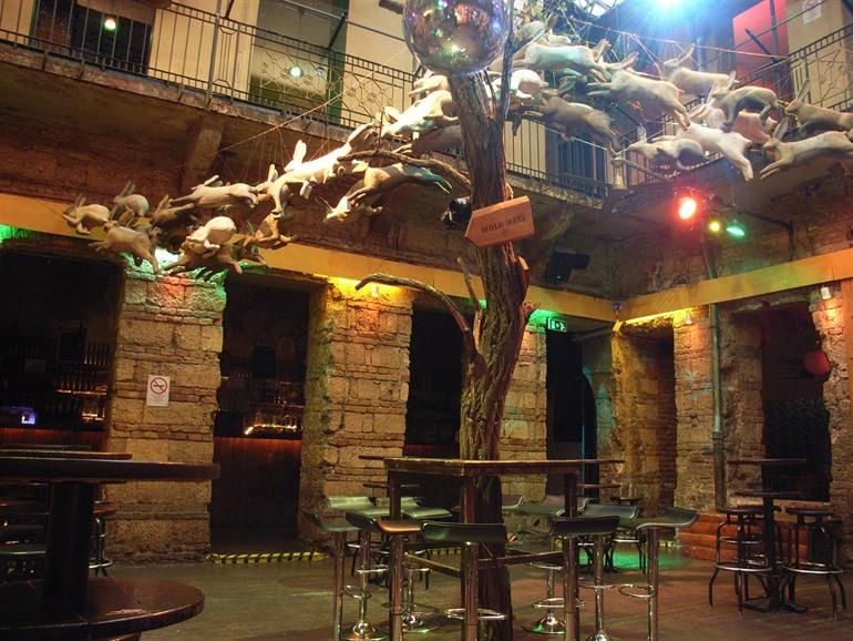 De 15 beste ruin bars in Boedapest + kaartje