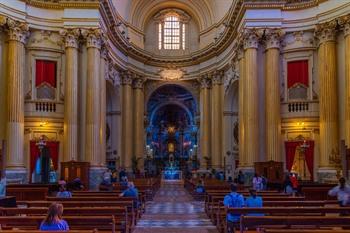 Interieur Madonna di San Luca kern in Bologna