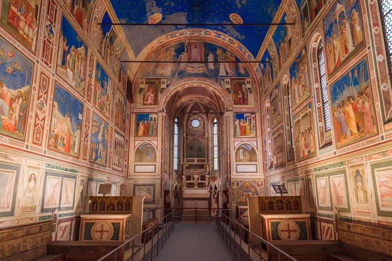Interieur van de Scrovegni Kapel in Padua
