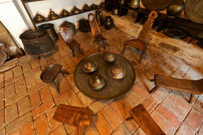 Interieur van het Het Etnografisch museum, Pristina