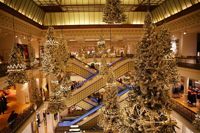 Interieur van Le Bon Marché in Parijs