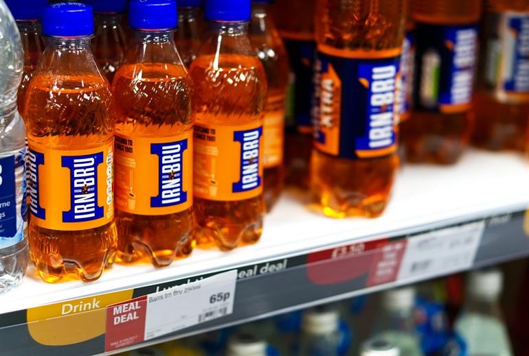 Irn-Bru frisdrank proeven in Schotland