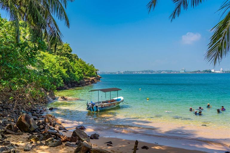 Jungle Beach in Unawatuna