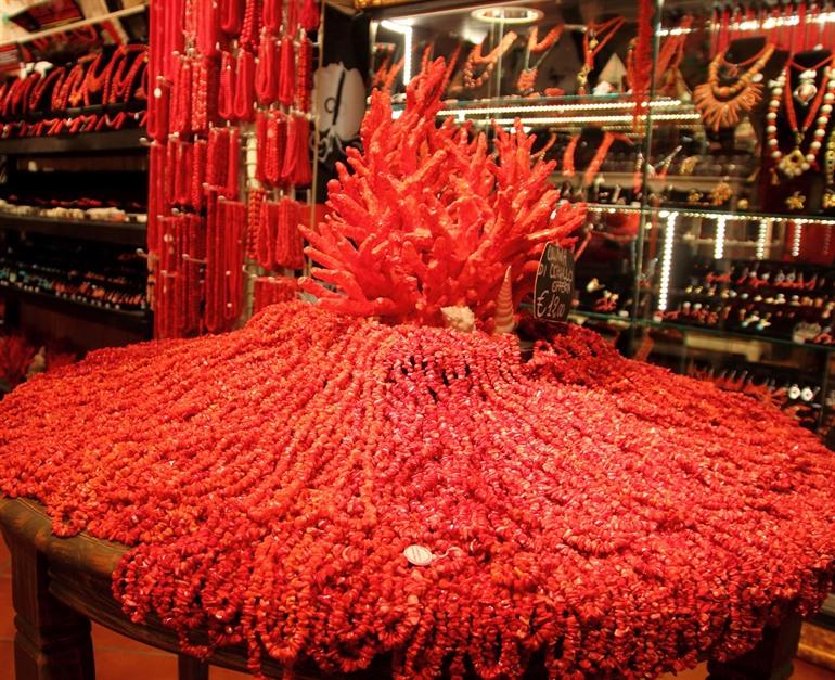 Juwelen afkomstig uit Riviera del Corallo