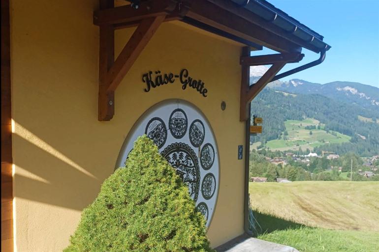 Käsegrotte in Gstaad