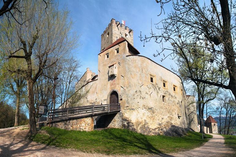 Kasteel van Bruneck, Dolomieten en Zuid-Tirol
