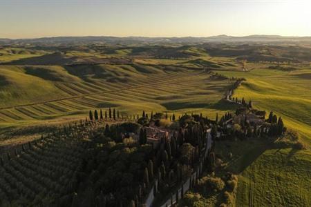 Kasteelovernachting boeken in de heuvels van Crete Senesi