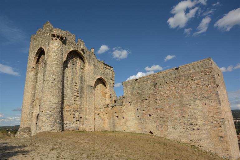 Kasteelruïne van Cruas in de Ardèche