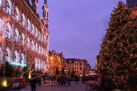 De Leuvense kerstmarkt 2025 bezoeken? Alle info, data & en handige tips