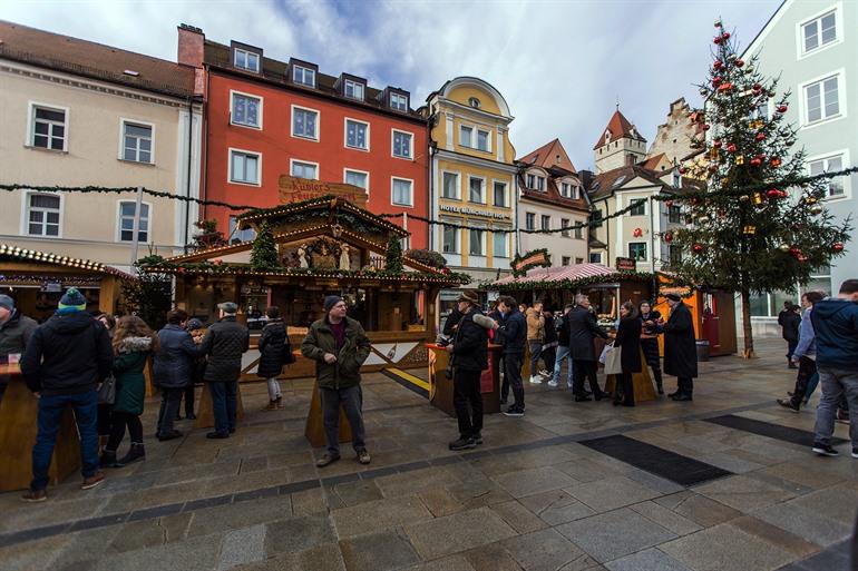 Kerstmarkt Neupfarrplatz in Regensburg