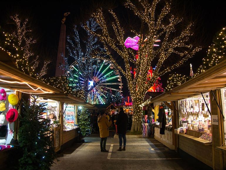 Kerstmarkt op Place de la Constitution, Luxemburg
