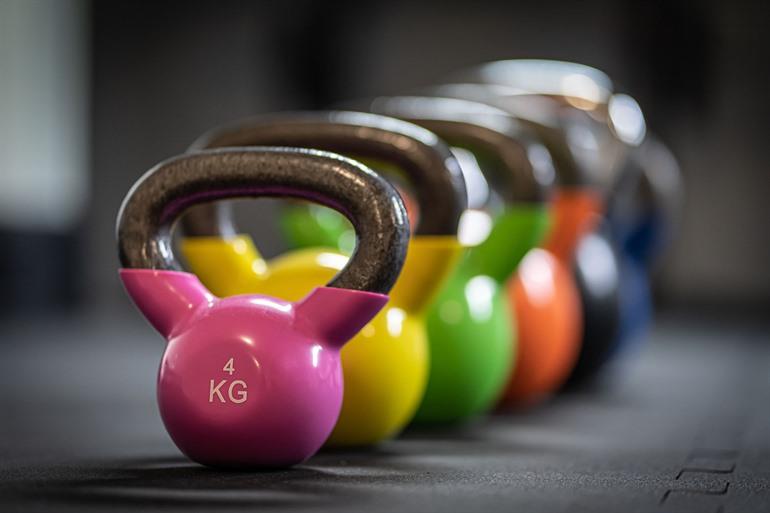 Kleuren en gewichten kettlebells