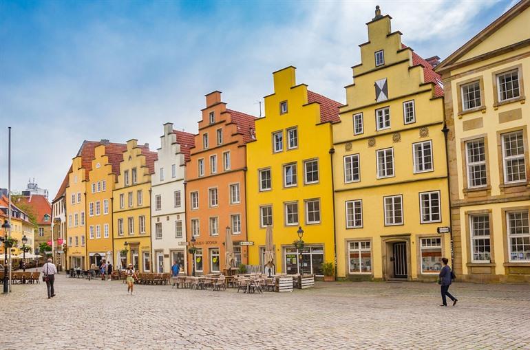 Kleurrijke vakwerkhuizen op de Marktplatz van Osnabrück
