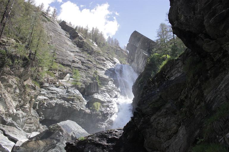 Klimmen naar de Lillaz Watervallen