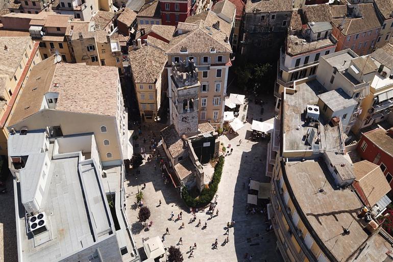 Klokkentoren van de Annunziata kerk in Corfu