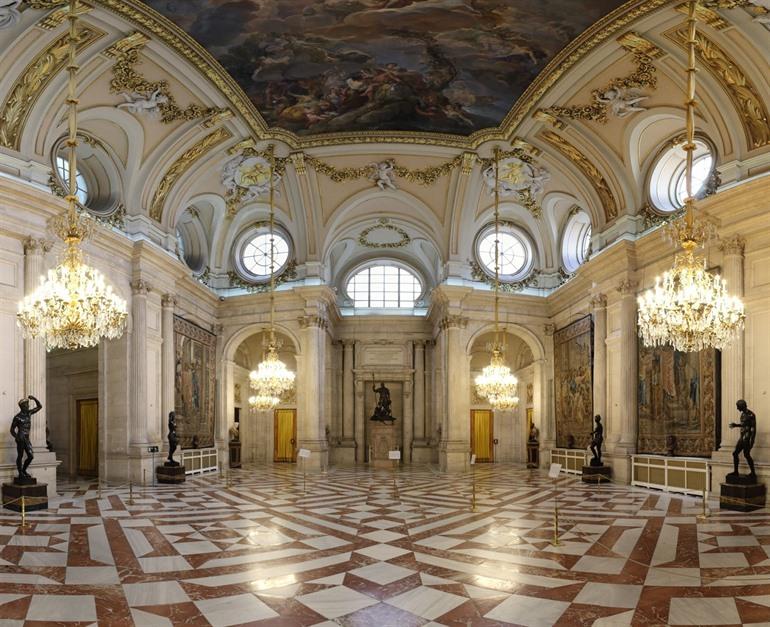 Het Koninklijk Paleis van Madrid bezoeken? Info, tips & tickets voor het Palacio Real